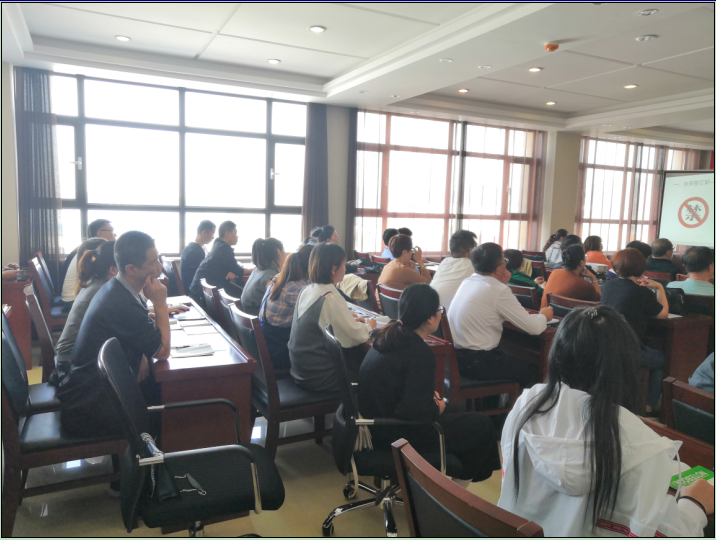 法律進企業(yè)巡回宣講團誠遠專場